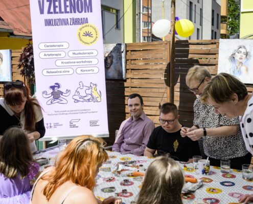 Slávnostné otvorenie inkluzívnej záhrady v Oravskej knižnici